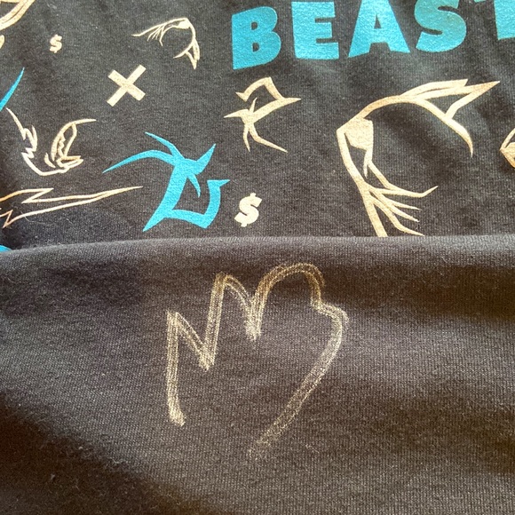 A signed, Mr.Beast T-shirt from Mr.Beast himself. - Picture 2 of 2
